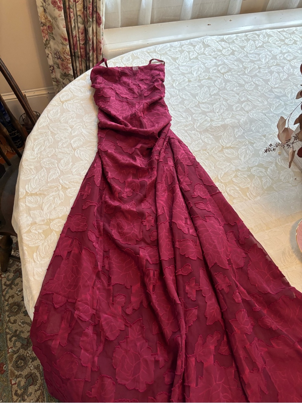 Elegant Burgundy Floral Appliqué Evening Dress - Sleeveless